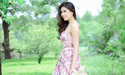 Á hậu Nguyễn Thị Loan buông lơi vai trần