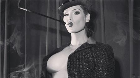 Ngắm mẫu chuyển giới gây "tiếng vang" show Victoria's Secret trượt