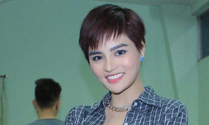 Vũ Thu Phương diện tóc mới đi cổ vũ cháu gái Thảo My