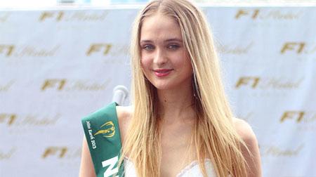 Thí sinh HH Trái Đất 2013 bỏ thi vì ngộ độc thực phẩm