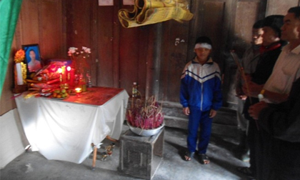 Cả nghìn người xem mò nữ sinh ĐH Luật: Đám tang đẫm nước mắt