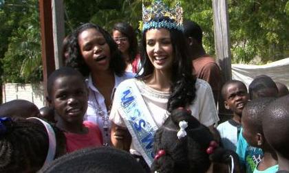 Đương kim Hoa hậu Thế giới Megan Young gặp tai nạn khi đi làm từ thiện