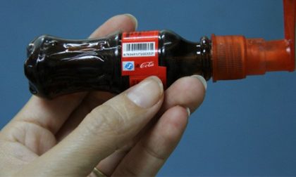 Coca-Cola mini giá 2.000 đồng/chai tại trường học Hà Nội