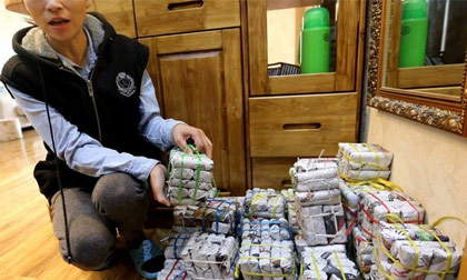 Được trả công bằng đống tiền xu nặng 300kg