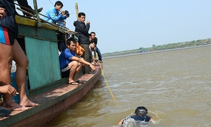 Người bí ẩn: Chị Huyền còn sống trước khi bị ném xuống sông!