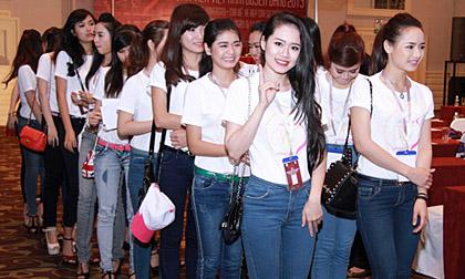 Sôi động vòng thi Chung kết “Nữ sinh viên Việt Nam duyên dáng 2013”