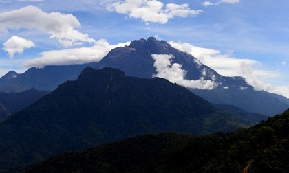 Cận cảnh đỉnh núi cao nhất Đông Nam Á