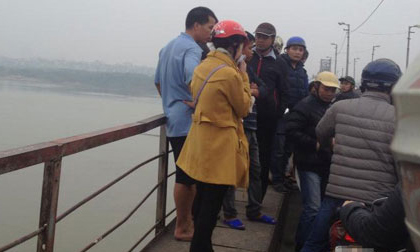 Người nhảy cầu Long Biên cứu cô gái không phải là bạn trai