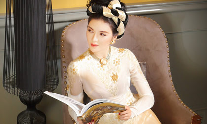 Lý Nhã Kỳ đẹp quý phái với BST "Màu Hoàng Gia" của Võ Việt Chung