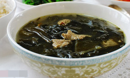 Canh thịt bò rong biển hương vị Hàn