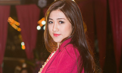 Tú Anh xinh đẹp, nổi bật với áo dạ thời trang