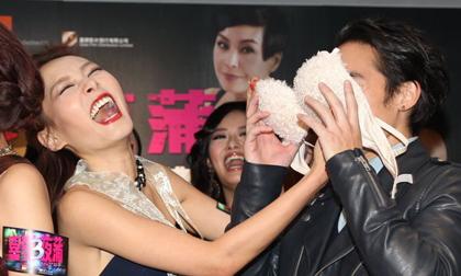 Họp báo "Lan quế phường 3": Sao nam bị "dí" nội y vào mặt