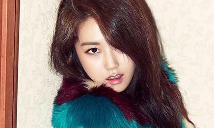 Heo Ga Yoon (4Munite) sexy với áo lông thú