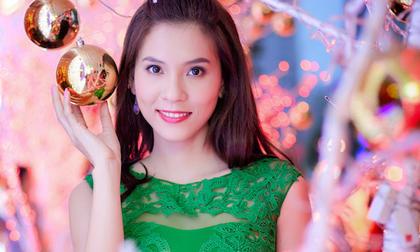  Châu Kha xinh tươi đón giáng sinh giữa phố Sài Gòn