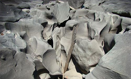 Thăm thung lũng đá già cỗi nhất trái đất