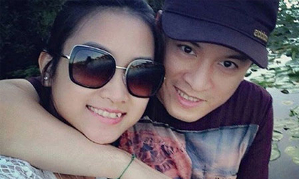 Vợ 9X khoe ảnh tình tứ bên Lam Trường dịp Giáng sinh