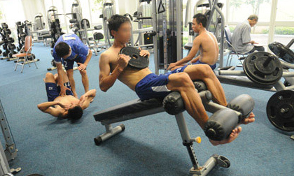 Bi hài thuốc tăng cơ: Bắp chuột to như... mèo, "cậu nhỏ" èo uột