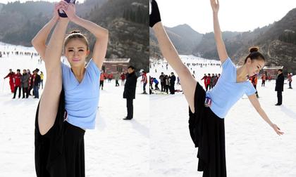 Thí sinh thi năng khiếu giữa trời tuyết âm 6 độ