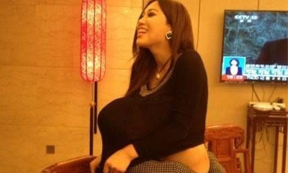 Để quý ông chui vào trong áo, Mạc Lộ Lộ bị cấm diễn