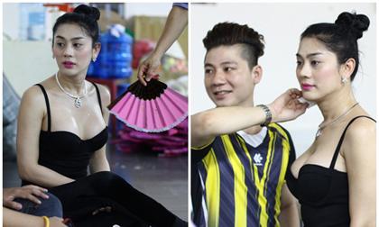 Lâm Chi Khanh "ngồn ngộn" vòng 1 trên sàn tập