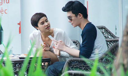 Phương Mai tươi rói sau sự cố lộ ngực