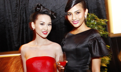 Tống Diệu Hằng diện "cây đỏ rực" đọ dáng cùng Trương Thị May