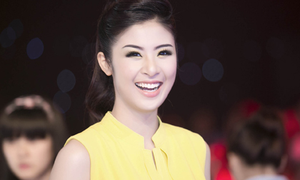 Hoa hậu Ngọc Hân làm MC xinh đẹp mỗi tuần