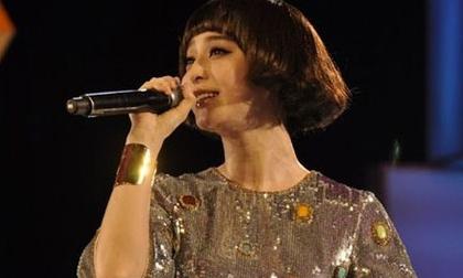 Phạm Băng Băng đẹp tựa nữ thần, trổ tài ca hát mừng năm mới