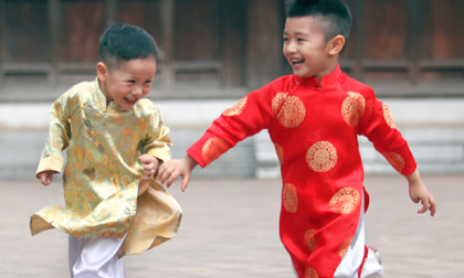 Ngắm con trai cựu mẫu Vy Hạnh ngây thơ đón tết