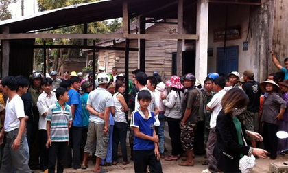 Tẩm xăng vào người đốt nhà mẹ vợ