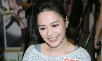 Chung Hân Đồng bị mất điện thoại khi đi du lịch Việt Nam