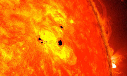 ‘Quái vật’ khổng lồ đang hình thành trên mặt trời