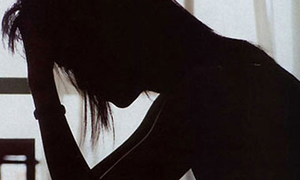 Thầy giáo muối mặt đưa con gái đi nạo thai