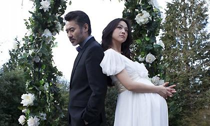 Thang Duy vác bụng bầu "vượt mặt" kết hôn với trai già