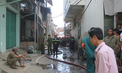 TP.HCM: 8 căn nhà, 6 xe máy cháy rụi vì đốt vàng mã đưa Táo quân