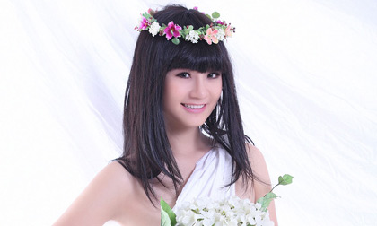 Trà My làm công chúa hoa gợi cảm