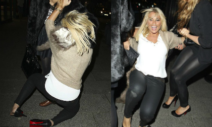 'Tẽn tò' sao Âu ngã oạch giữa phố