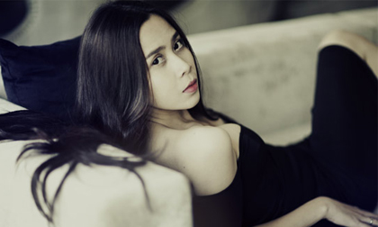 Lưu Hương Giang khoe vòng một căng tràn sức xuân