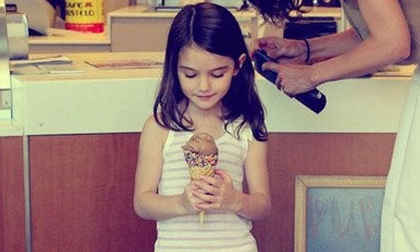 Những khoảnh khắc đáng yêu của bé Suri