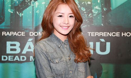 Chi Pu ăn mặc tuyềnh toàng đi dự họp báo phim