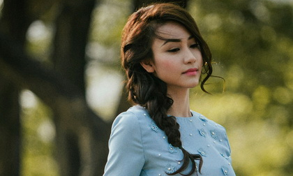 Ngẩn ngơ trước vẻ đẹp giản dị và mong manh của Ngân Khánh