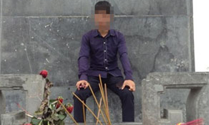 Phẫn nộ với cảnh nam thanh niên ngồi lên tượng đài vua Lý Thái Tổ chụp ảnh