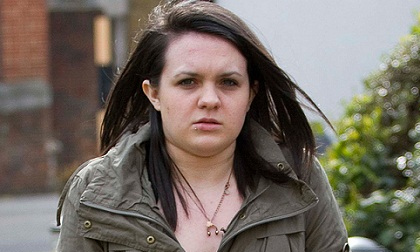 Giả trai hơn 3 năm để quan hệ với… bạn gái