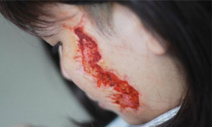 Những thủ đoạn đánh ghen rợn người của "Hoạn Thư thời hiện đại"