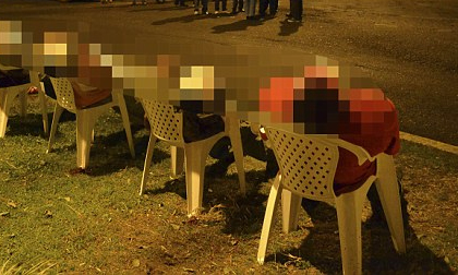 Kinh hoàng thấy xác 7 người đàn ông "ngồi" trên ghế