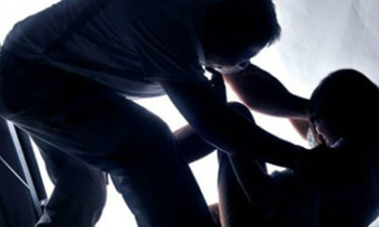 Gã trai lêu lổng trả giá vì hãm hiếp em gái