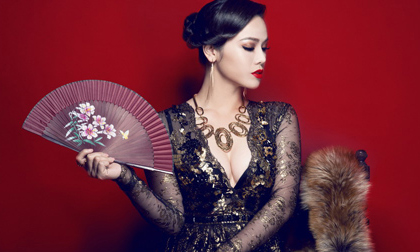 Nhật Kim Anh sexy ngày trở lại