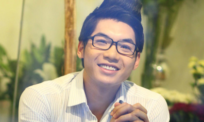 Nam Thành né nghi vấn cặp với chị gái Hoàng My