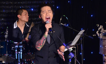 Tuấn Hưng tổ chức mini liveshow ra mắt album mới