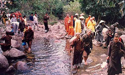 Chuyện lạ '100 cung nữ báo oán' suối Giải Oan